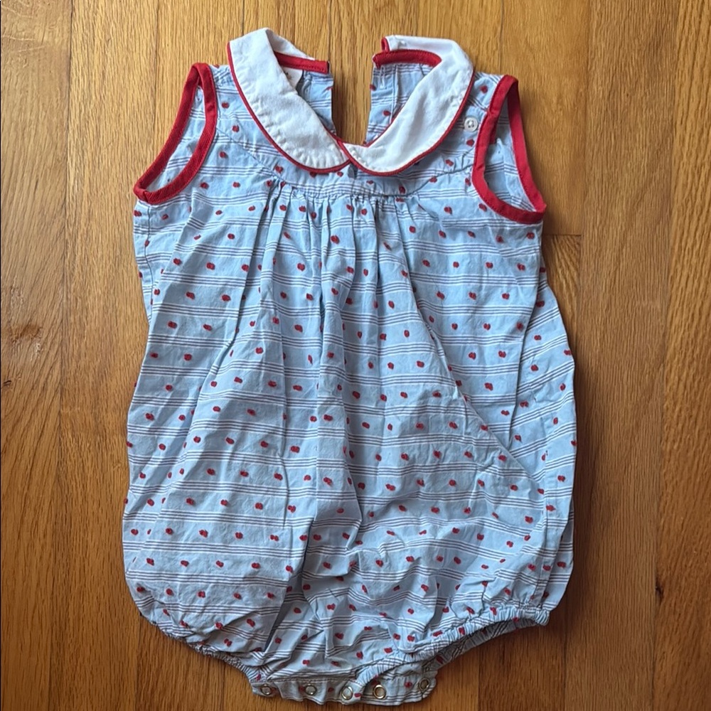 La Petite Fleur Bubble with Red Accents